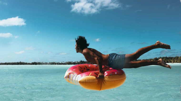 découvrez bora bora, l'escapade idéale pour allier luxe et détente. plages de sable blanc, eaux turquoise et hébergements raffinés vous attendent pour une expérience inoubliable au cœur du paradis polynésien.