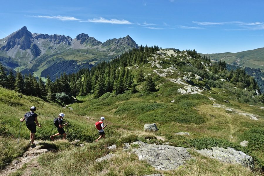 découvrez l’auvergne en 4 jours : itinéraire, conseils et incontournables pour explorer volcans, villages pittoresques et paysages naturels grandioses lors d’un court séjour riche en émotions.