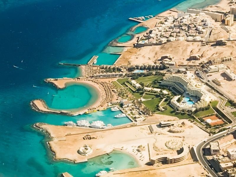 découvrez les incontournables à visiter à hurghada en 2025 : plages paradisiaques, activités nautiques, excursions dans le désert et conseils pour un séjour inoubliable en égypte.