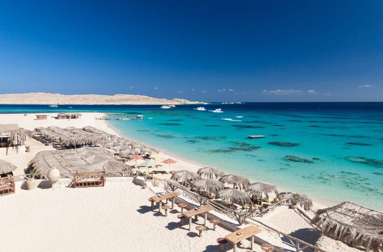 découvrez les incontournables à ne pas manquer à hurghada en 2025 : plages paradisiaques, activités nautiques, excursions dans le désert et meilleurs sites touristiques pour un séjour inoubliable.