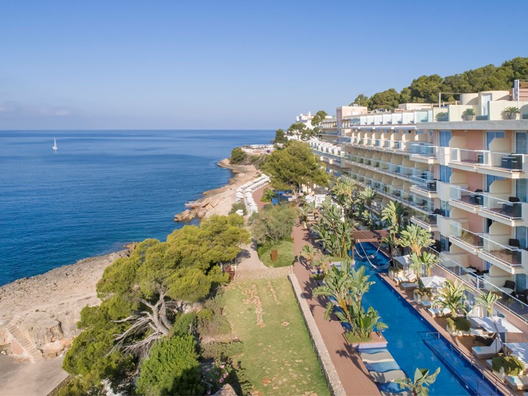 découvrez l'iberostar costa del sol en 2025 : un hôtel 4 étoiles au bord de la plage, idéal pour des vacances inoubliables en famille ou en couple sur la costa del sol. profitez de services haut de gamme, d'une restauration variée et d'un cadre idyllique en andalousie.