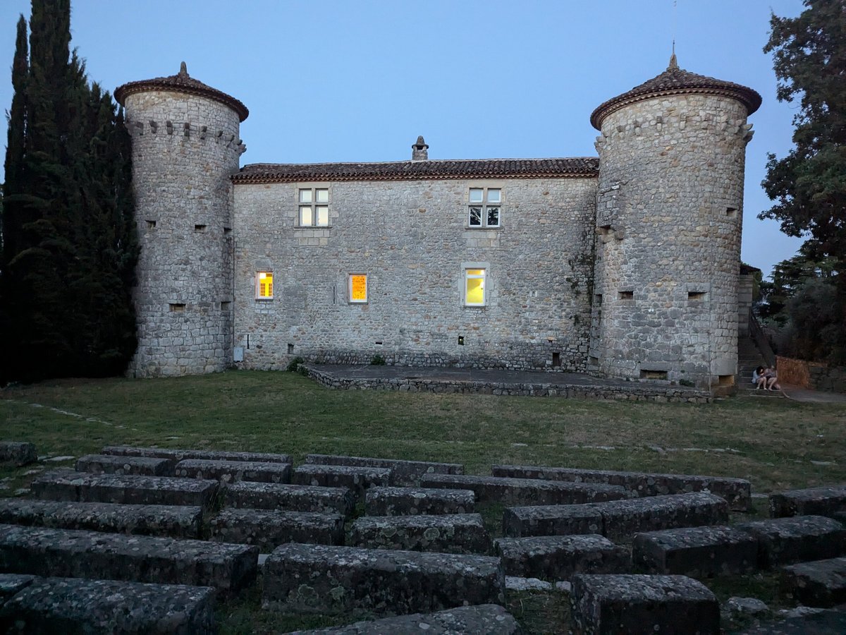 découvrez un séjour inoubliable à lou castel en ardèche en 2025 : hébergements confortables, piscine, activités pour tous et nature préservée au cœur de la région. réservez dès maintenant votre escapade détente !