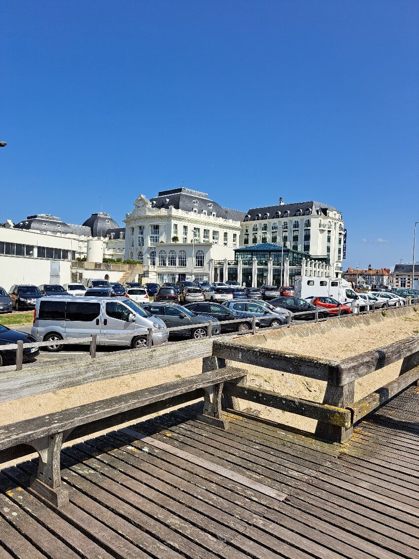 découvrez les offres 2025 à l'hôtel sowell à trouville : séjours tout confort en bord de mer, activités pour tous et services de qualité. réservez dès maintenant vos vacances en normandie !