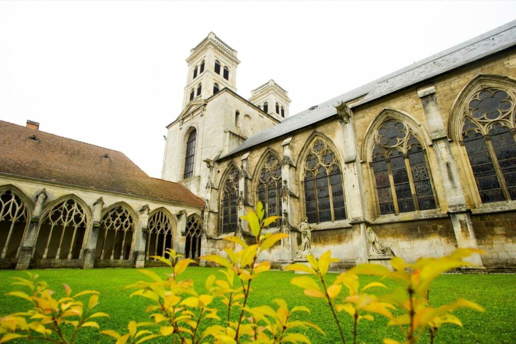 découvrez comment explorer verdun en 2 jours : itinéraires incontournables, sites historiques, conseils pratiques et lieux à ne pas manquer pour une visite enrichissante de cette ville chargée d’histoire.