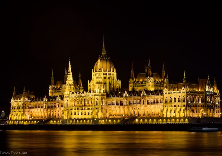 découvrez un itinéraire complet pour visiter budapest en 5 jours ! profitez de nos conseils pour explorer les sites incontournables, les meilleures activités et savourer la culture locale lors de votre séjour dans la capitale hongroise.