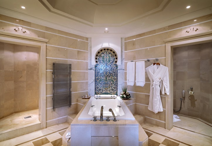 découvrez l'hôtel hasdrubal à djerba en 2025 : un établissement 5 étoiles offrant luxe, confort et services haut de gamme pour un séjour inoubliable en bord de mer. réservez dès maintenant !