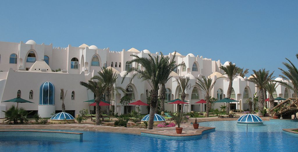 découvrez l'hôtel hasdrubal à djerba pour 2025 : un établissement 5 étoiles de luxe en bord de mer, spa, gastronomie raffinée et prestations exclusives pour un séjour inoubliable en tunisie.
