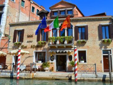 découvrez les meilleurs hôtels modernes à venise en 2025 : design contemporain, confort haut de gamme et emplacement idéal pour explorer la sérénissime. trouvez l’hébergement parfait pour votre séjour à venise.