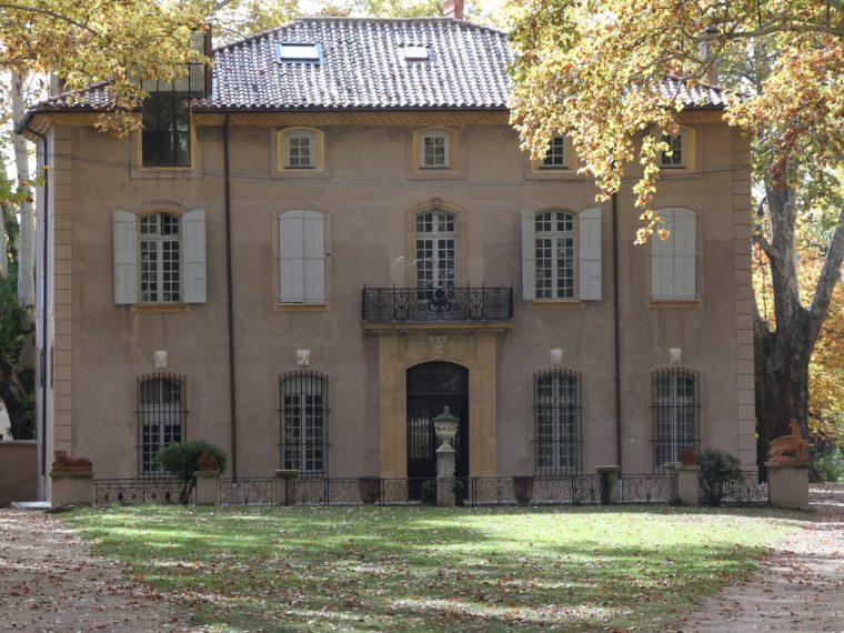 découvrez la maison française à aix en 2025 : architecture moderne, design élégant et savoir-faire artisanal pour un cadre de vie raffiné en provence.