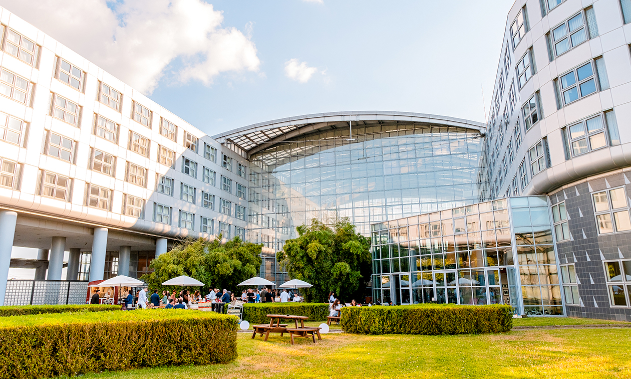 offrez-vous une parenthèse de relaxation en 2025 avec un séjour détente à l'hôtel van der valk : chambres élégantes, spa, gastronomie et moments inoubliables au rendez-vous. réservez votre expérience bien-être dès maintenant !