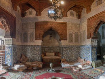 découvrez l'histoire fascinante et les secrets cachés du palais jamai, un joyau architectural et culturel riche en traditions au cœur du maroc.