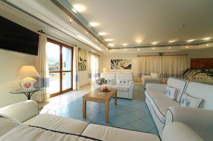 découvrez un séjour inoubliable à cala della torre en 2025 : plages paradisiaques, activités variées et hébergement confortable pour des vacances idéales.