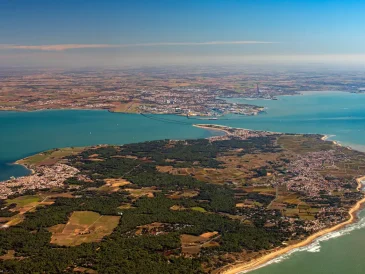 découvrez nos offres de vacances en famille à royan en 2025. profitez d'un séjour convivial dans un village vacances adapté à tous les âges, entre plage, nature et activités ludiques.
