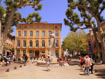 découvrez les tendances 2025 pour les maisons françaises à aix-en-provence, alliant charme traditionnel et modernité pour un intérieur élégant et accueillant.