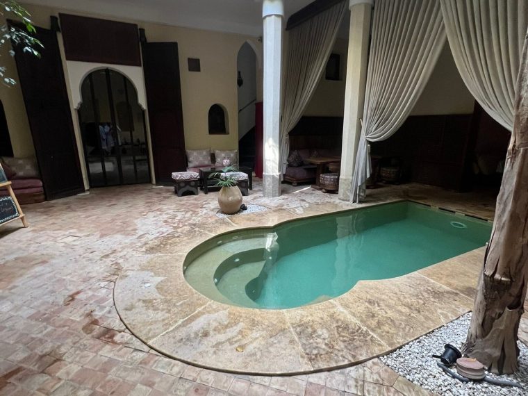 découvrez le riad dar alif à marrakech en 2025, un lieu d'exception alliant charme traditionnel et confort moderne pour un séjour inoubliable au cœur de la médina.