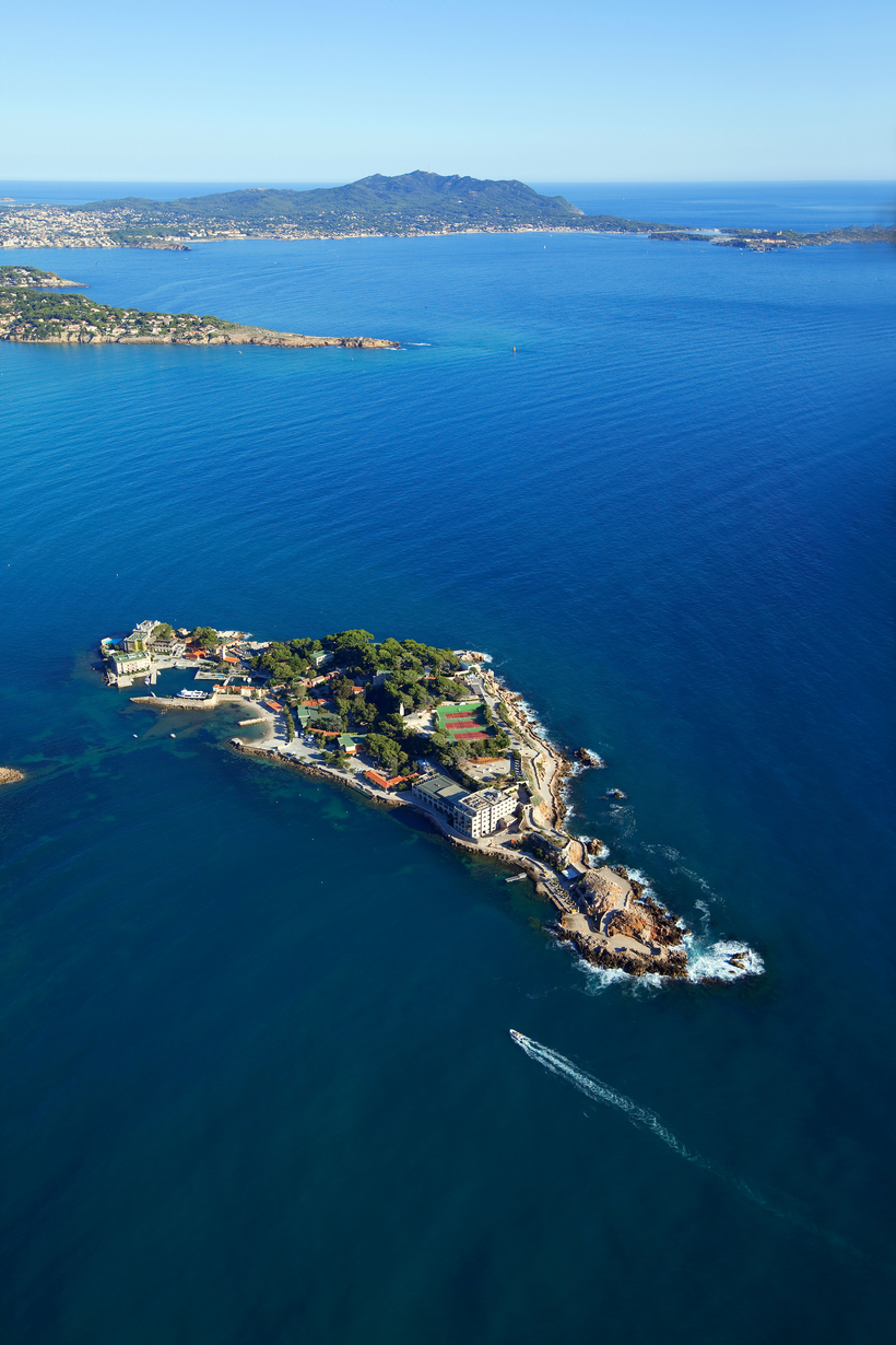 découvrez le guide 2025 de l'hôtel delos bendor : conseils, services, et avis pour un séjour inoubliable sur l'île de bendor.