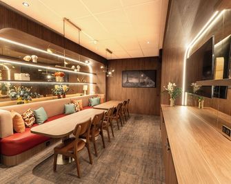 découvrez un hôtel de luxe à paris en 2025 à petit prix. profitez d'un séjour exceptionnel alliant confort, élégance et tarifs abordables au cœur de la capitale.