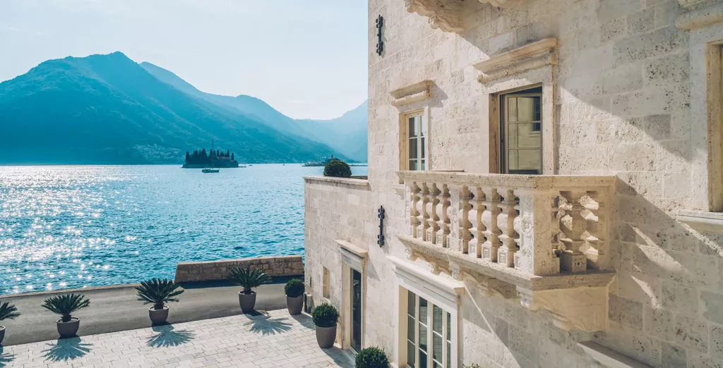 découvrez les meilleurs hôtels de luxe au monténégro en 2025. profitez d’un séjour exclusif alliant confort, élégance et paysages paradisiaques.
