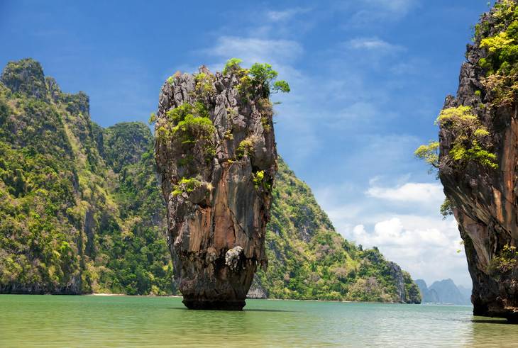 comparez khao lak et phuket pour vos vacances 2025 : découvrez les paysages, activités et ambiances de ces deux destinations phares de thaïlande afin de faire le meilleur choix pour votre séjour.