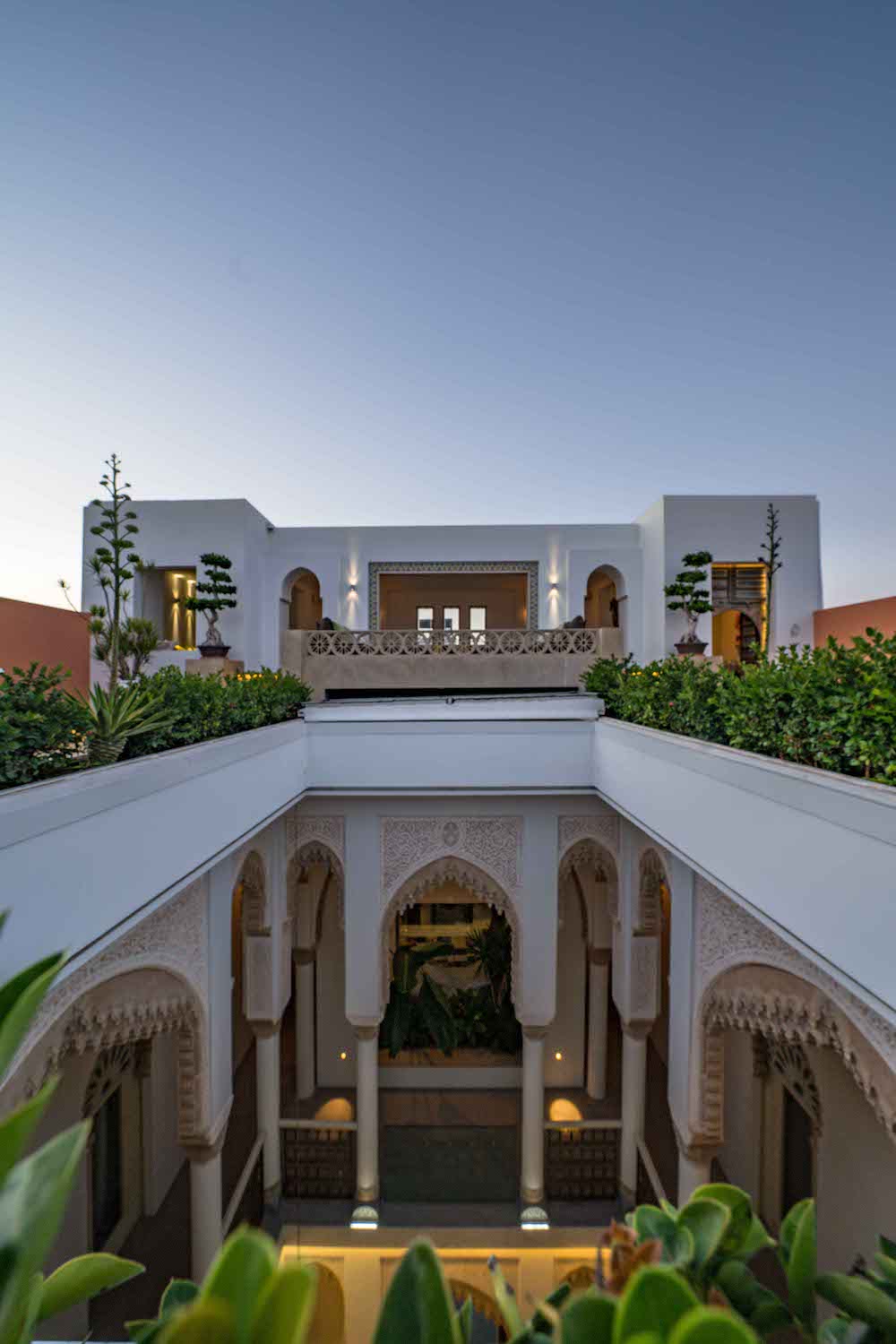 découvrez le riad euphorbe à marrakech, un havre de paix alliant charme traditionnel et confort moderne pour un séjour inoubliable au cœur de la médina.
