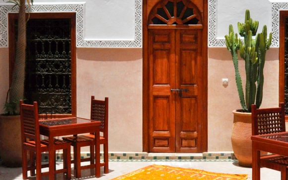 découvrez le riad euphorbe à marrakech, un havre de paix alliant charme traditionnel et confort moderne pour un séjour inoubliable au cœur de la médina.