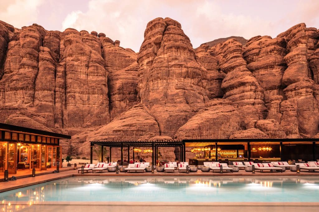 découvrez shaden resort, un havre de luxe au cœur du désert offrant confort, élégance et expériences uniques pour une escapade inoubliable.