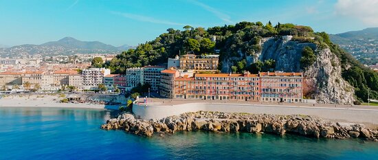 découvrez notre sélection des 10 meilleurs hôtels spa bien-être en france pour 2025, alliant détente, luxe et soins revitalisants dans des cadres exceptionnels.